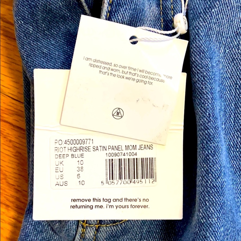 High Rise Mom Jeans - Picture 4 of 4